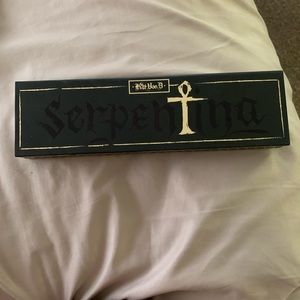 Kat Von D Serpentina palette